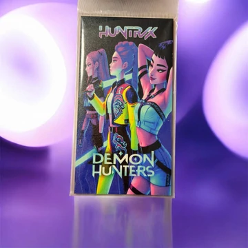 Huntrix – Demon Hunters hűtőmágnes